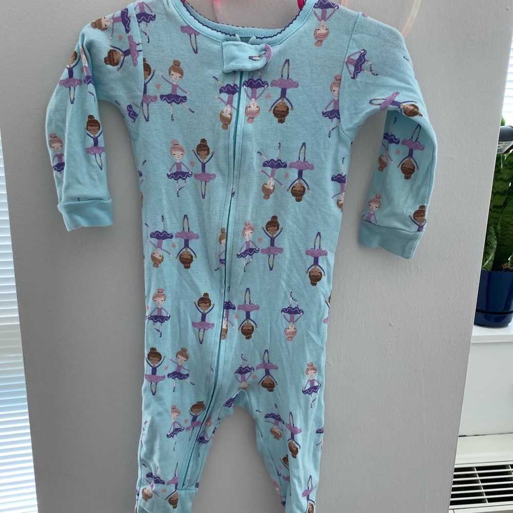 Girls sleepwear